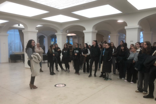 JUTALOMKIRÁNDULÁSON A KÓS ASZAKKÖRÖSEI