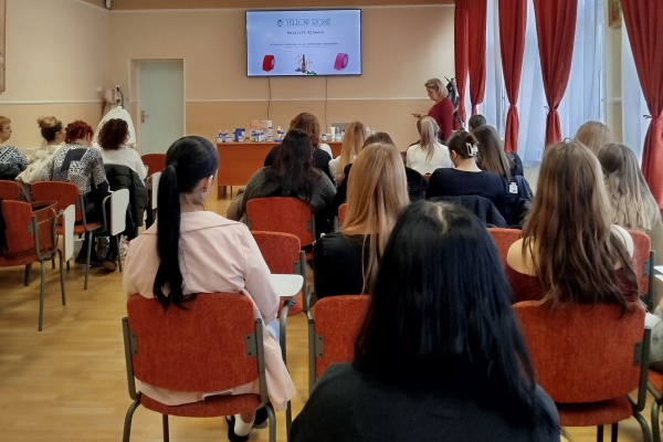 KOZMETIKUS SZAKMAI BEMUTATÓ A BEAUTY PARTNER KÖZREMŰKÖDÉSÉVEL A KÓSBAN